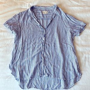 American Eagle Flowy Button-Up